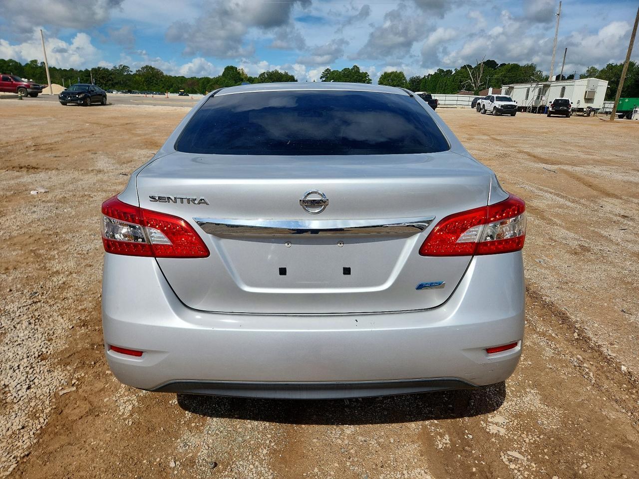 2014 Nissan Sentra S - Фото 6