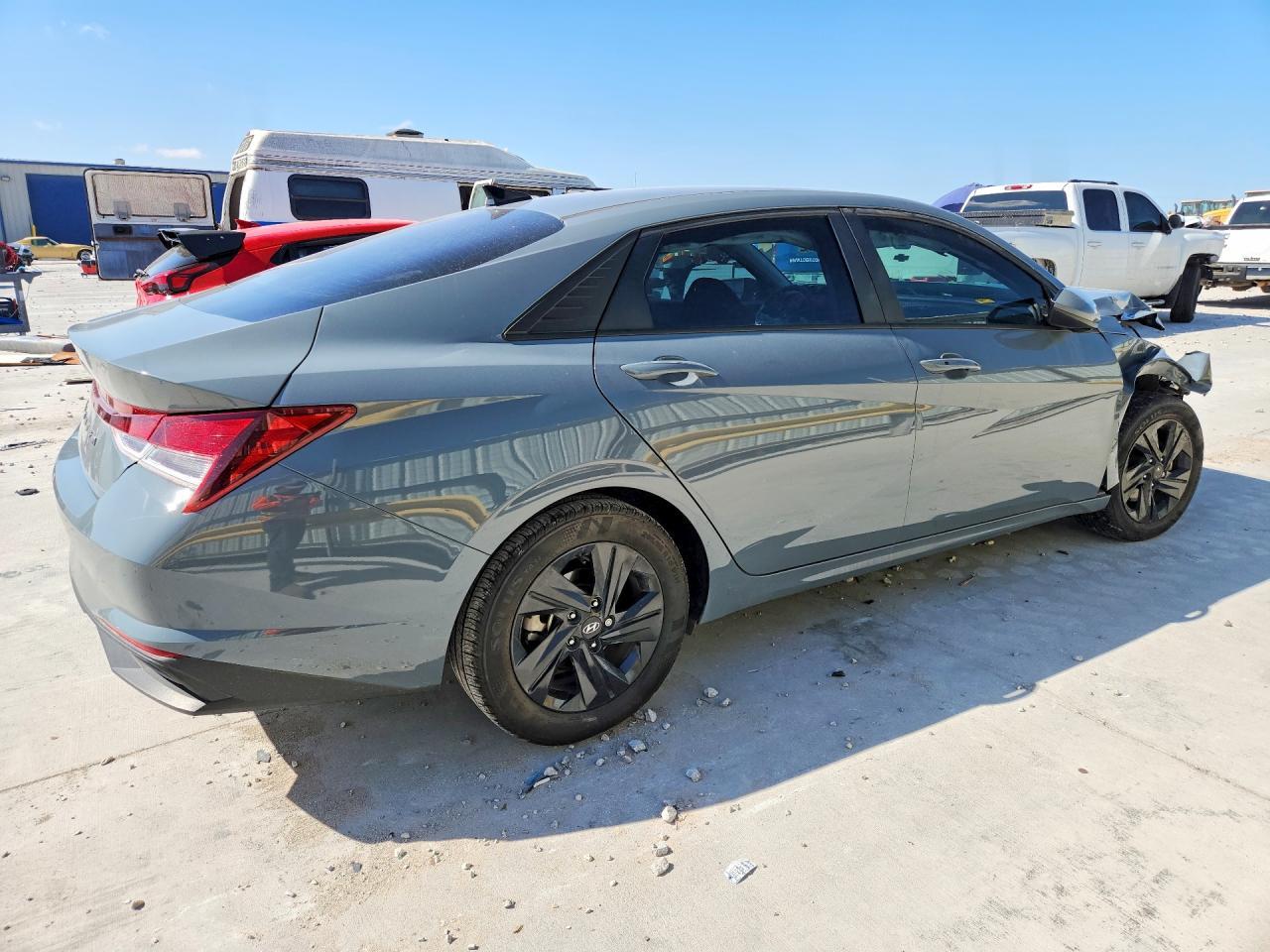 2023 Hyundai Elantra Sel - Image 3