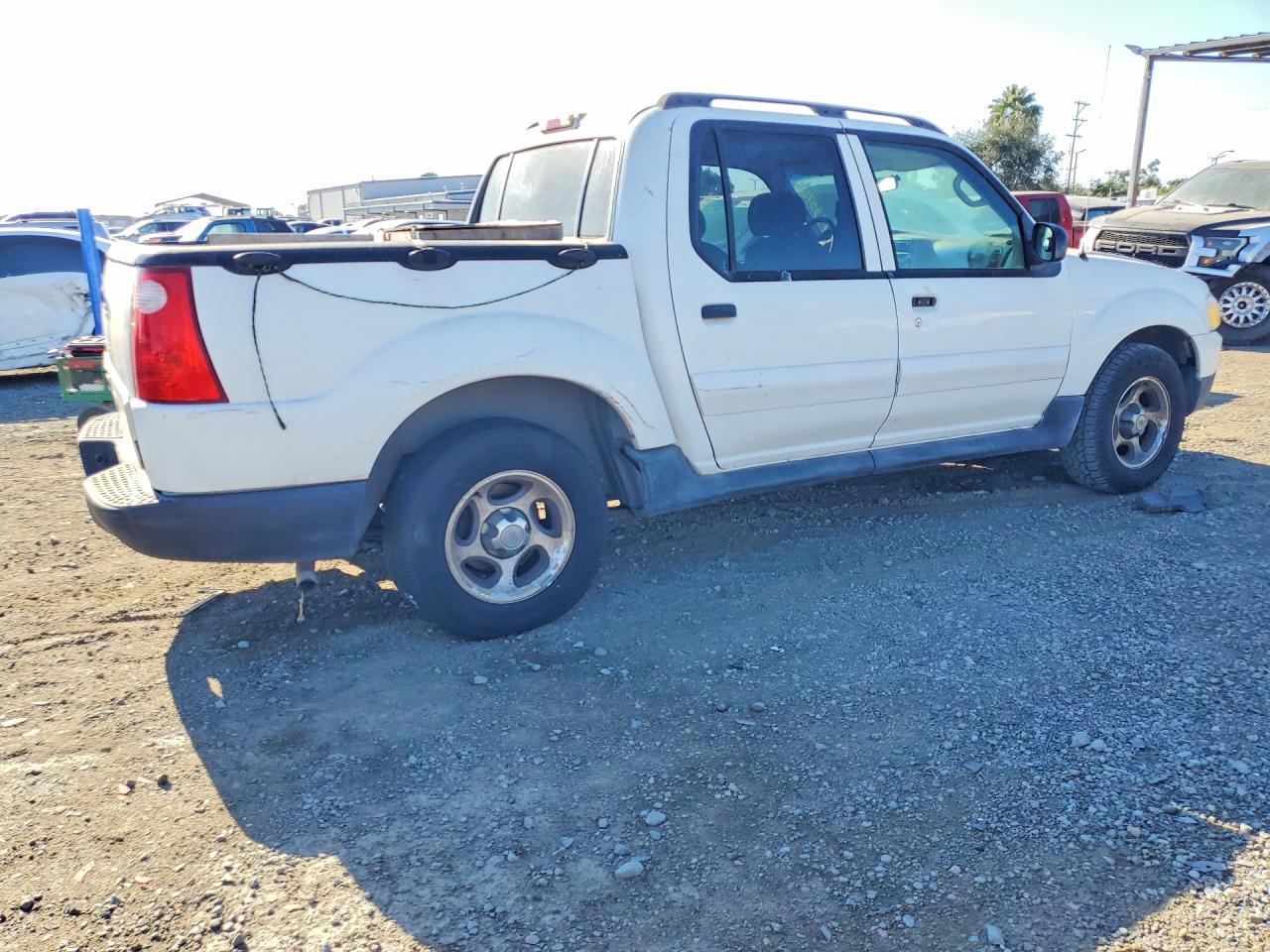 2005 Ford Explorer Sport Trac - Фото 3