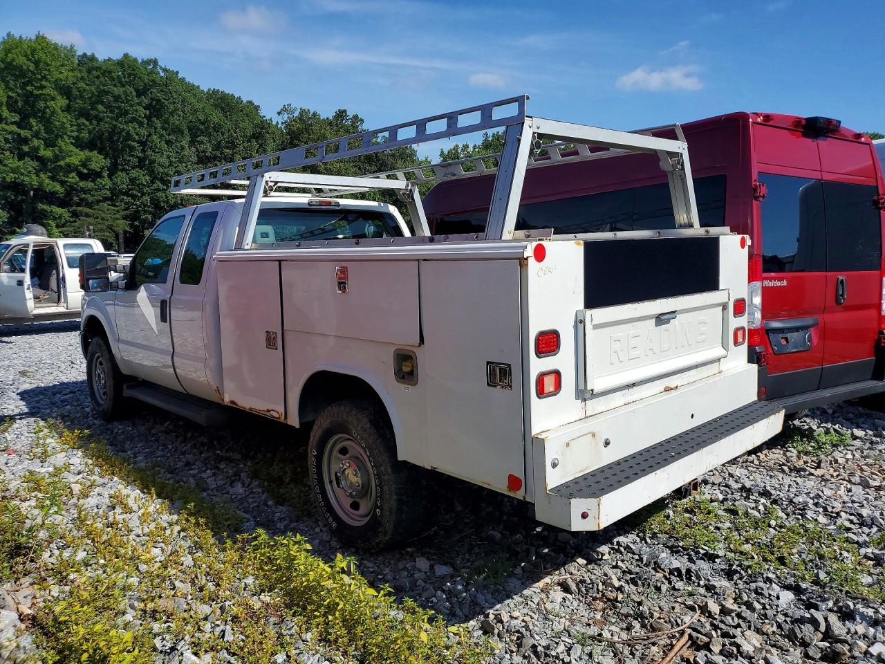 2014 Ford F350 Super Duty - Фото 2