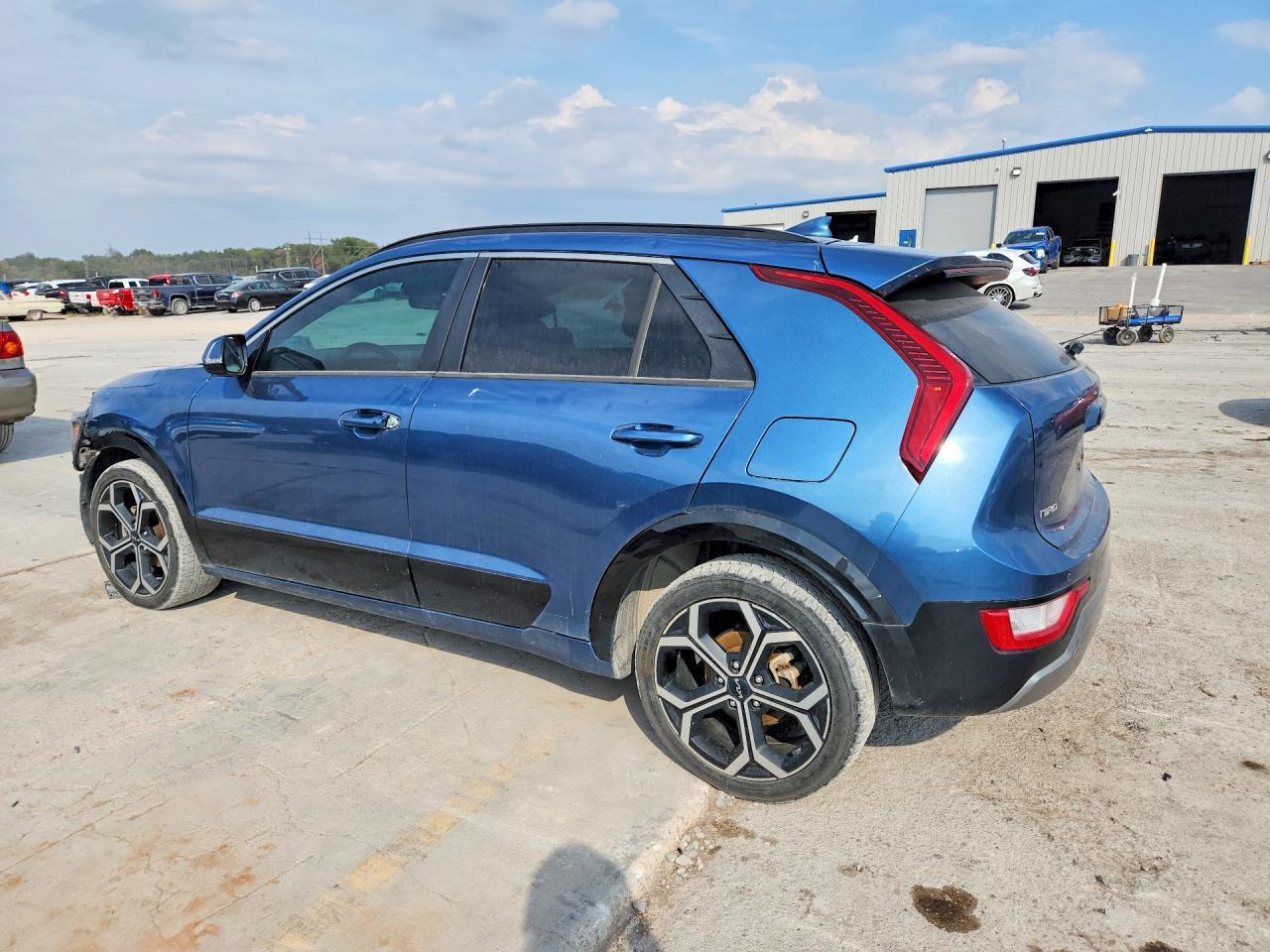 2024 Kia Niro Ex - Image 2