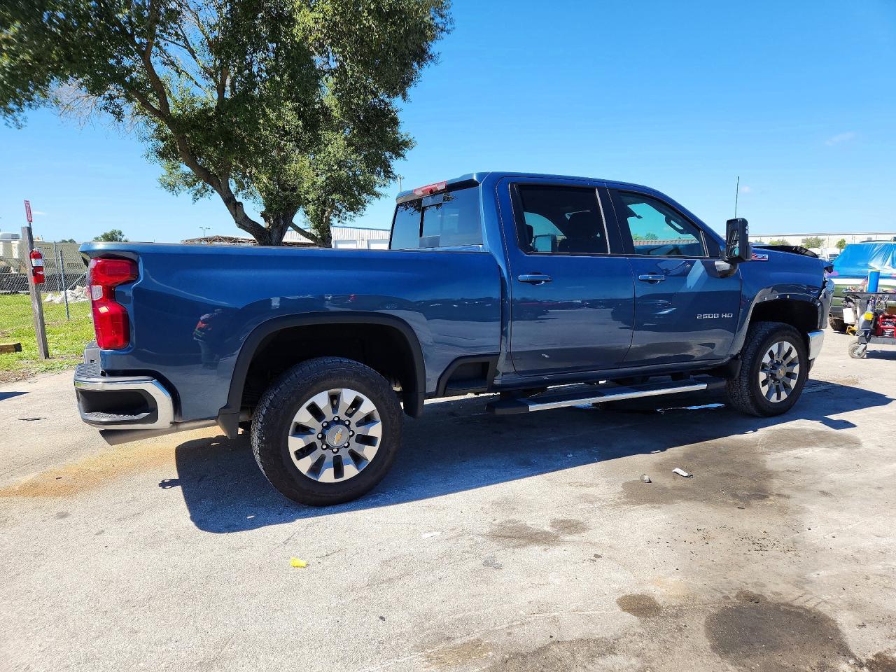 2025 Chevrolet Silverado K2500 Heavy Duty Lt - Image 3