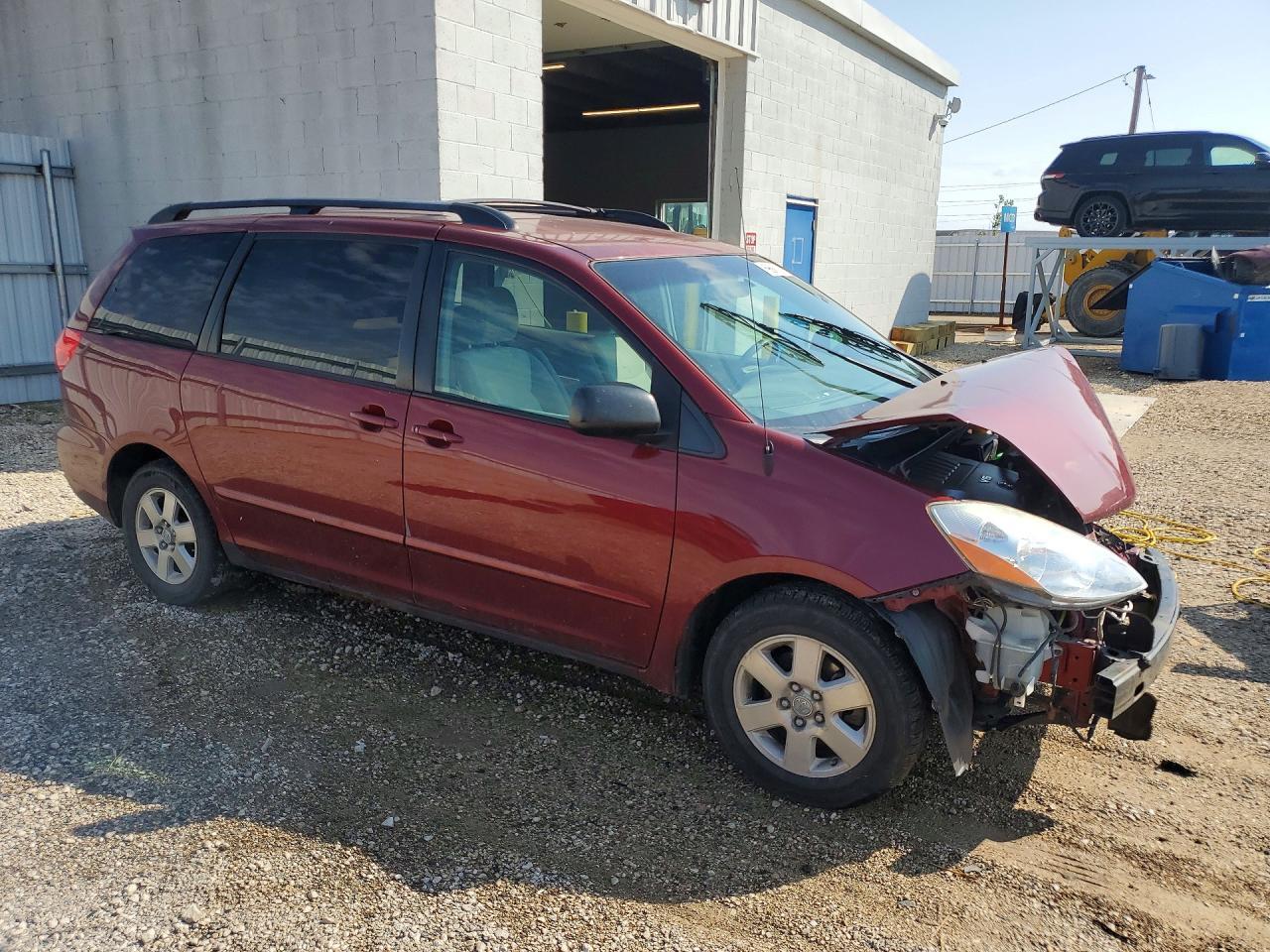 2009 Toyota Sienna Le 7-Passenger - Image 4