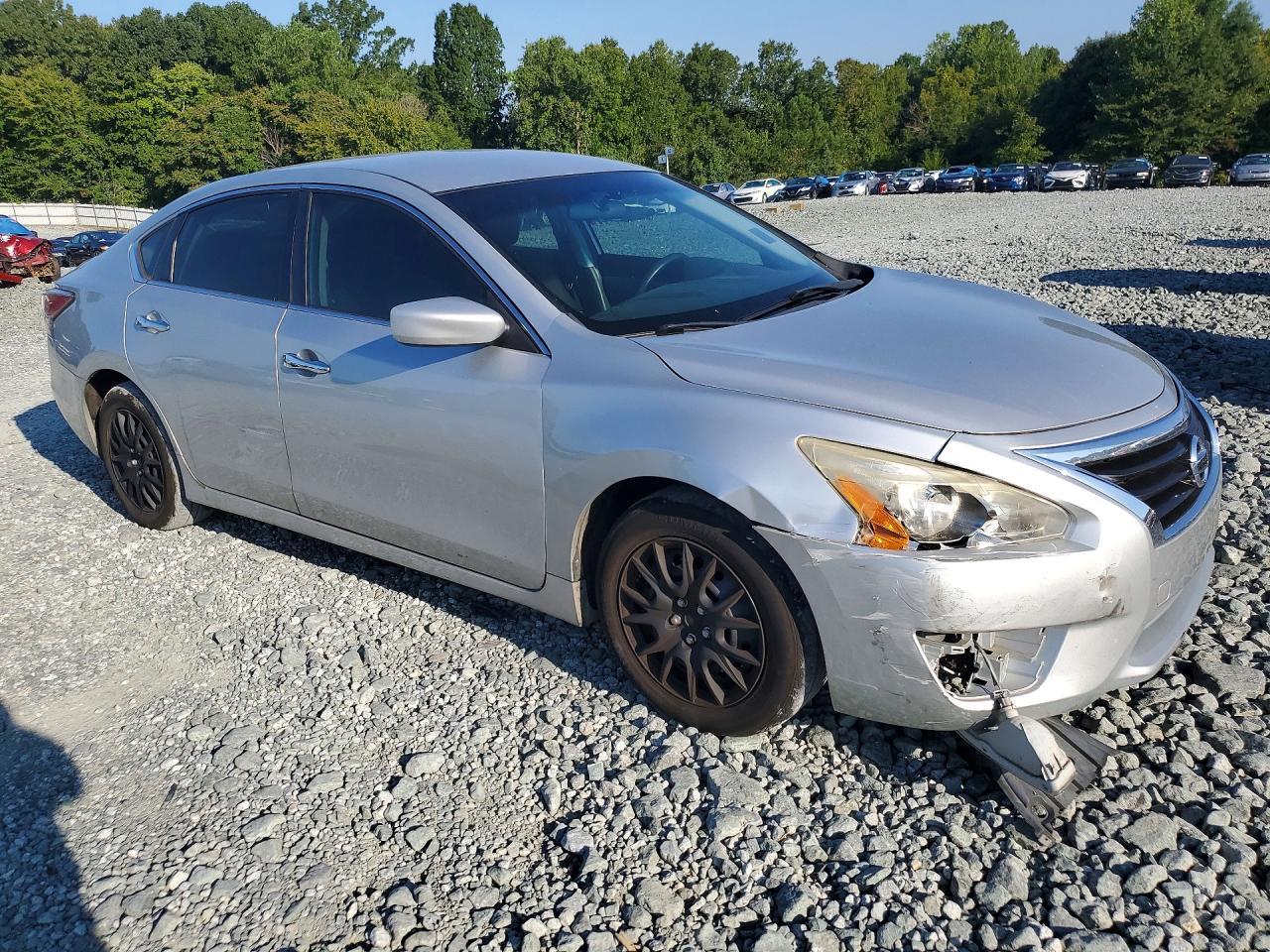 2015 Nissan Altima 2.5 S - Фото 4