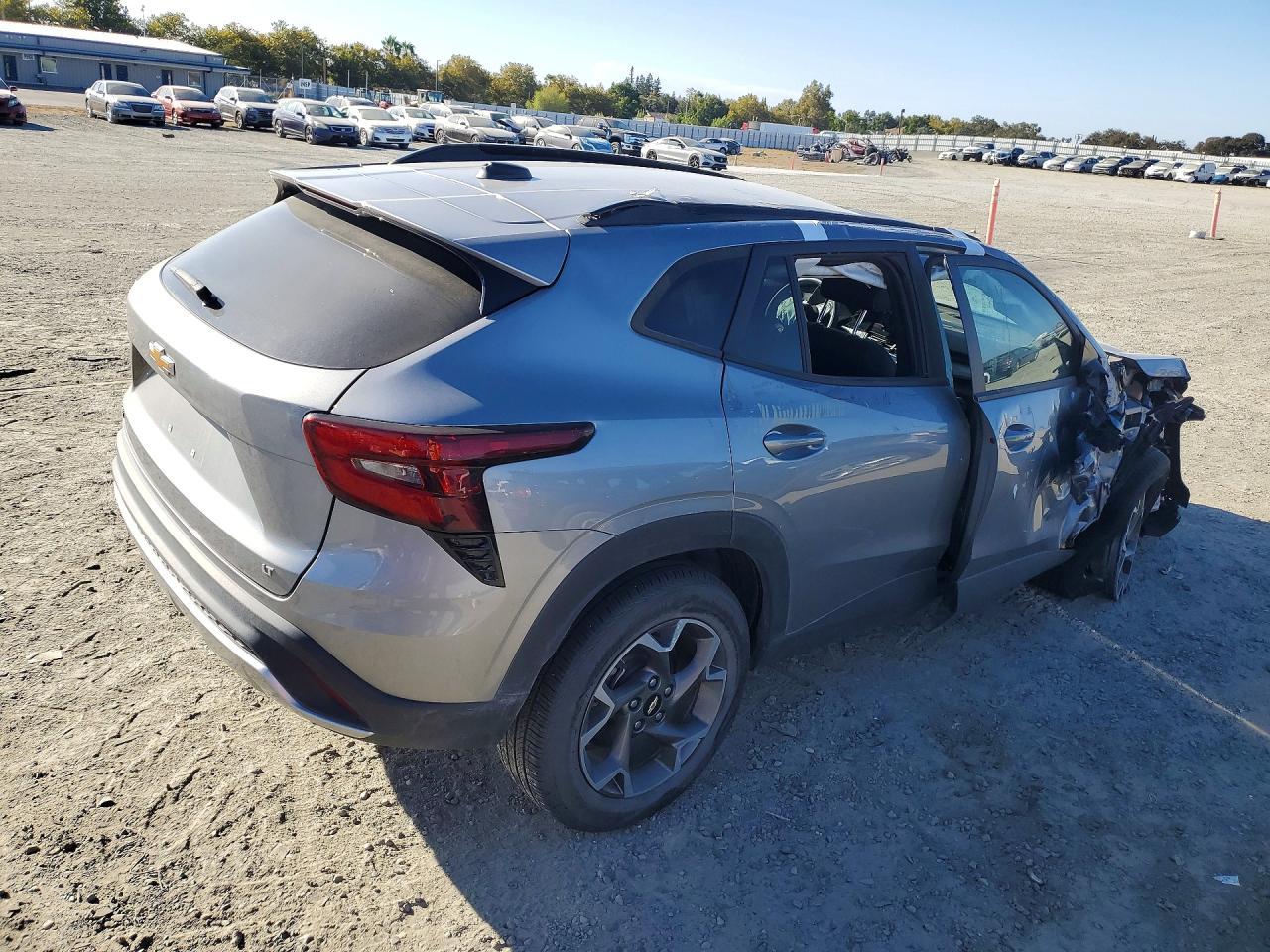 2025 Chevrolet Trax 1Lt - Image 3