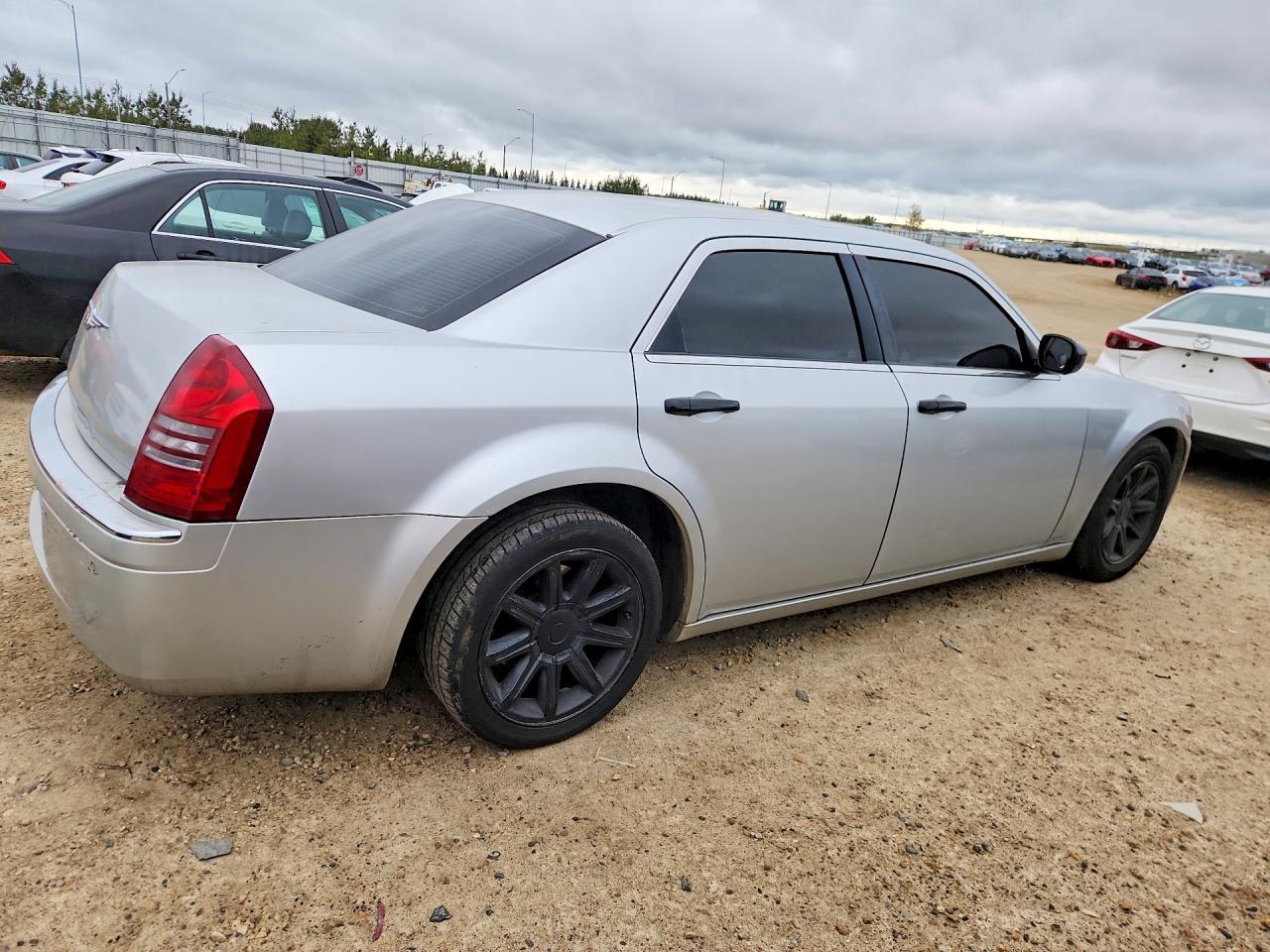 2006 Chrysler 300C - Image 3