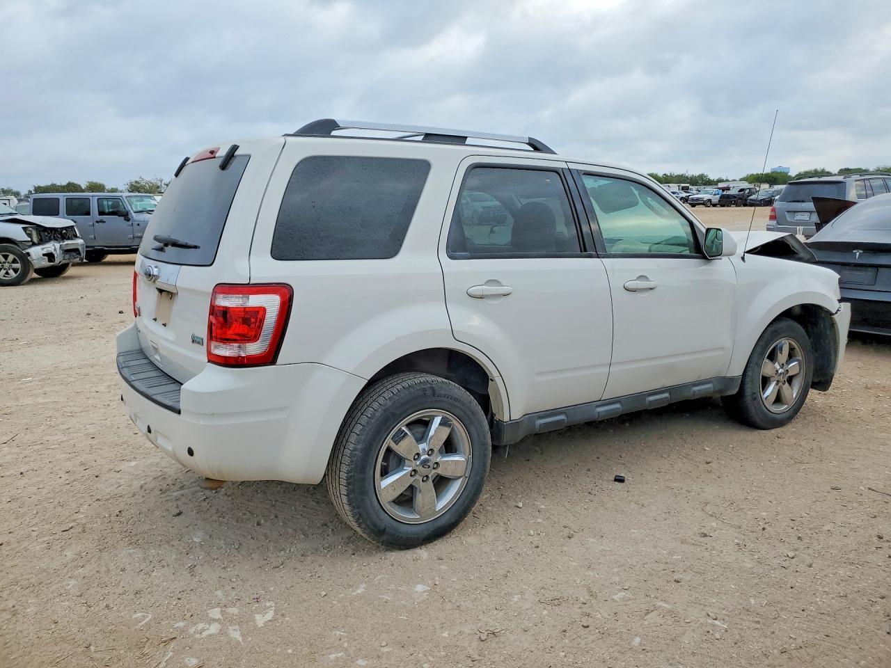 2012 Ford Escape Limited - Фото 3