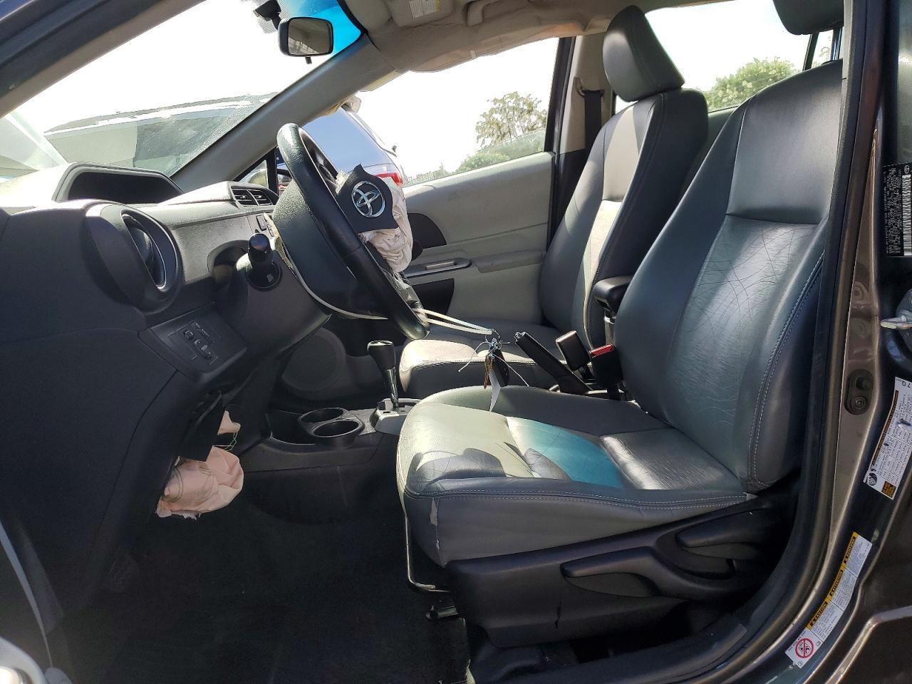 2013 Toyota Prius C Four - Image 7