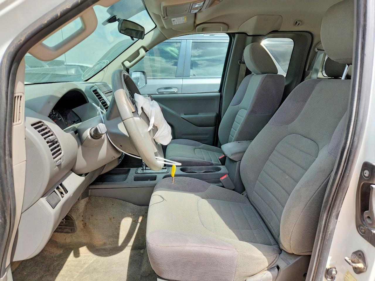 2015 Nissan Frontier S - Image 7