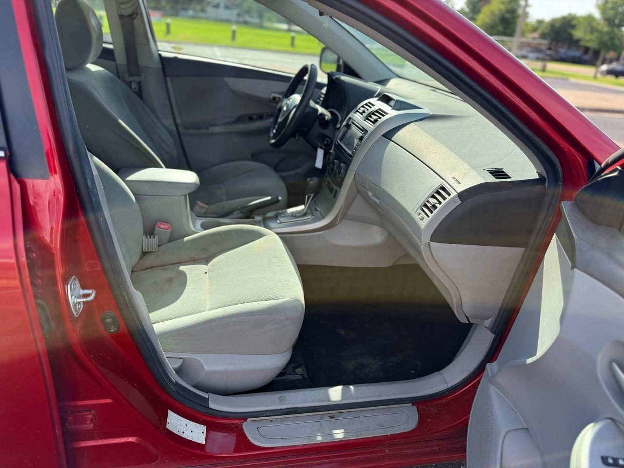 2013 Toyota Corolla Le - Image 5