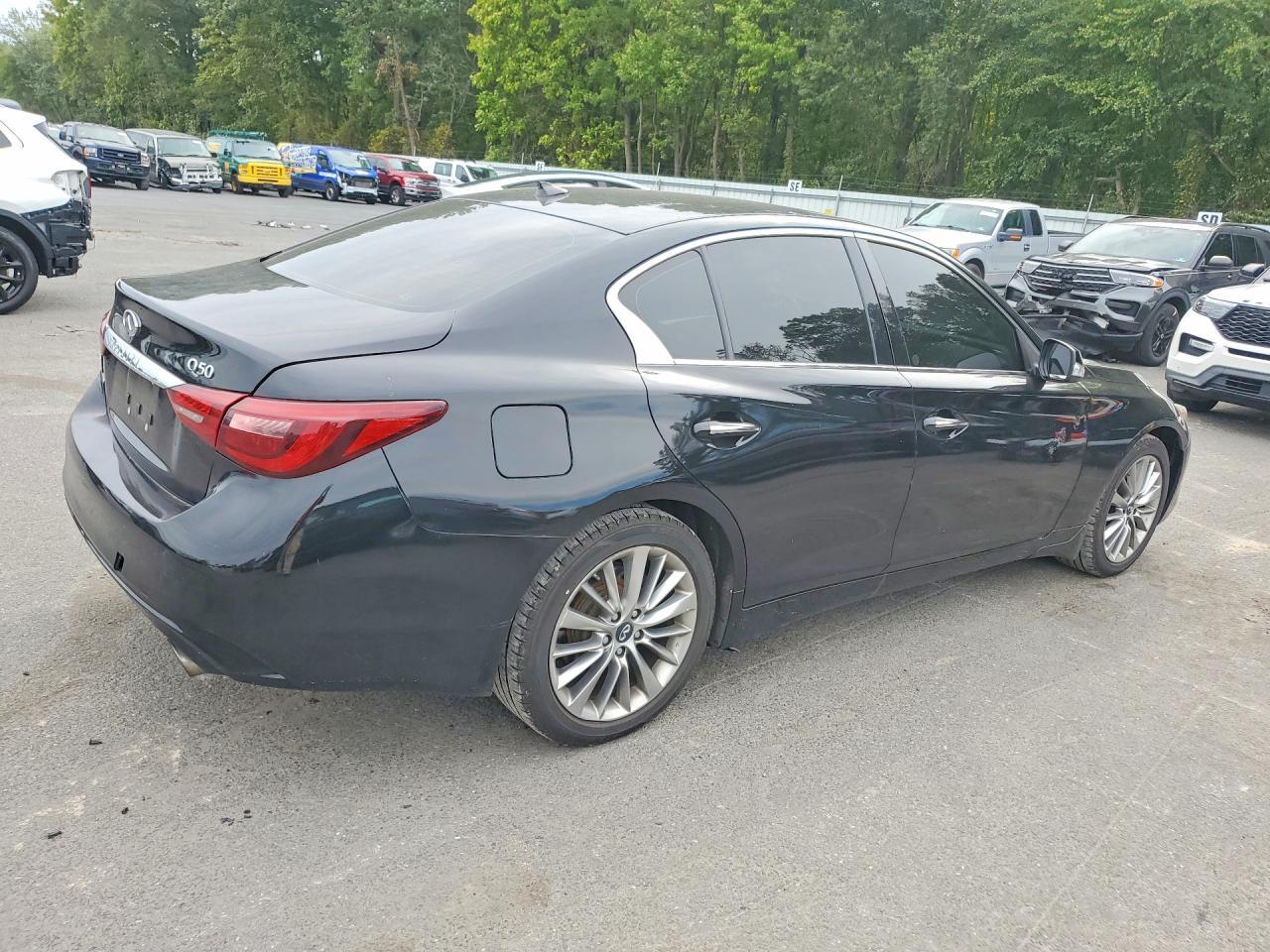 2018 Infiniti Q50 3.0T Luxe - Фото 3