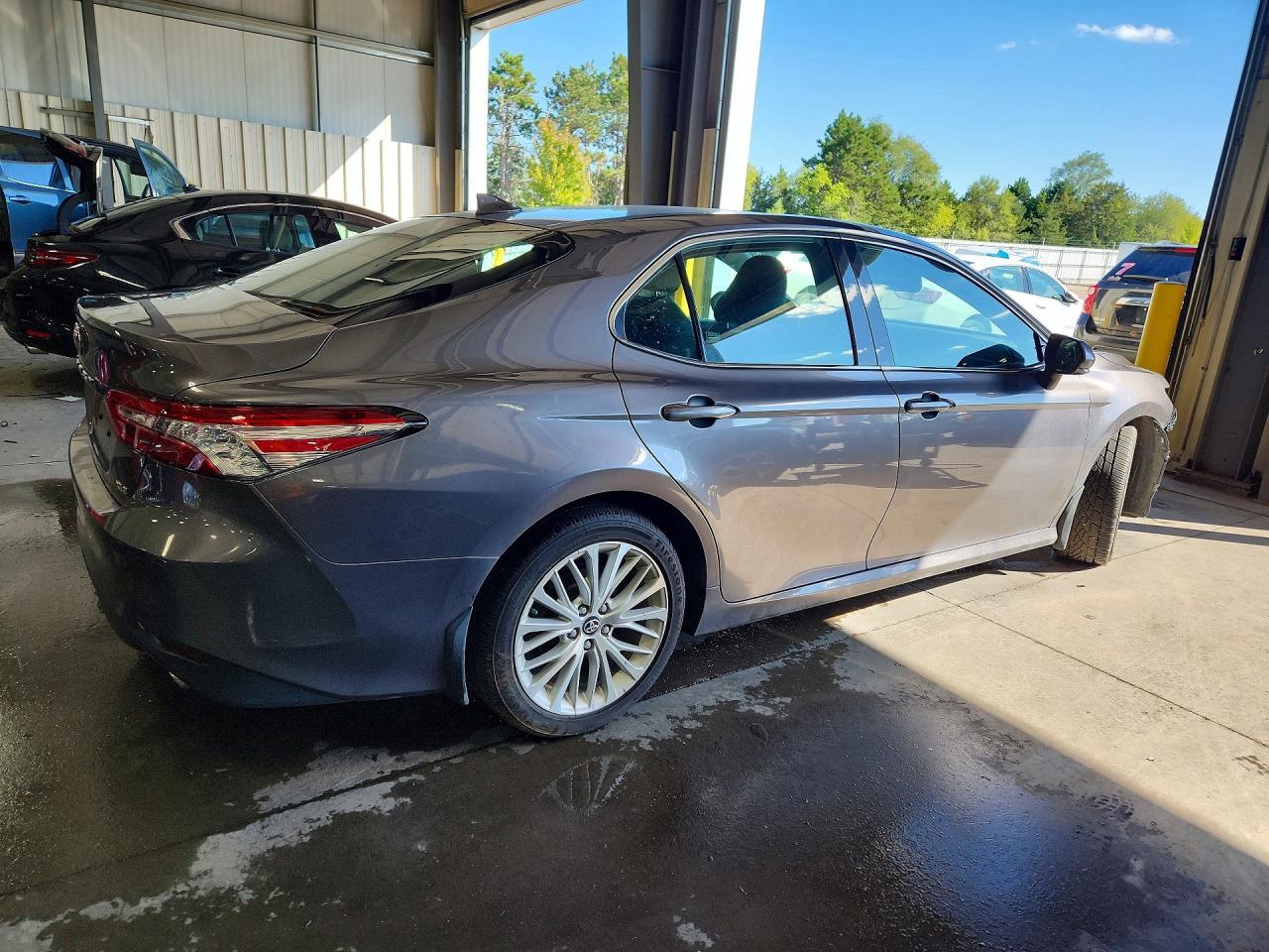 2020 Toyota Camry Xle - Фото 3
