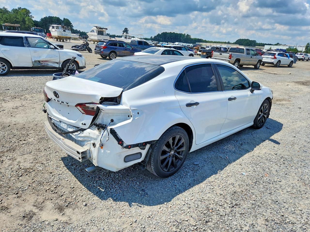 2018 Toyota Camry Le - Фото 3