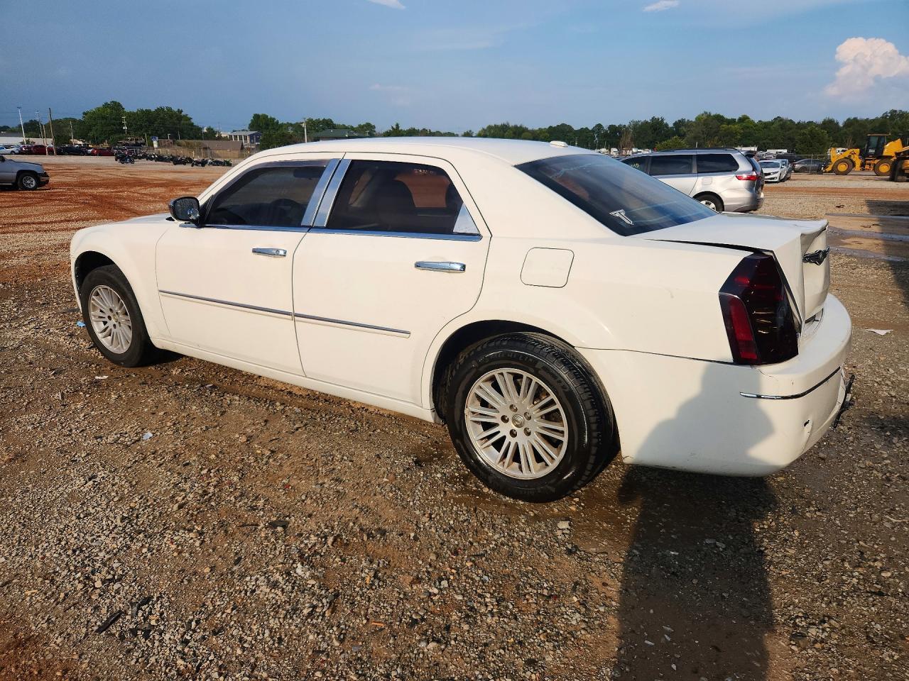 2010 Chrysler 300 Touring - Image 2