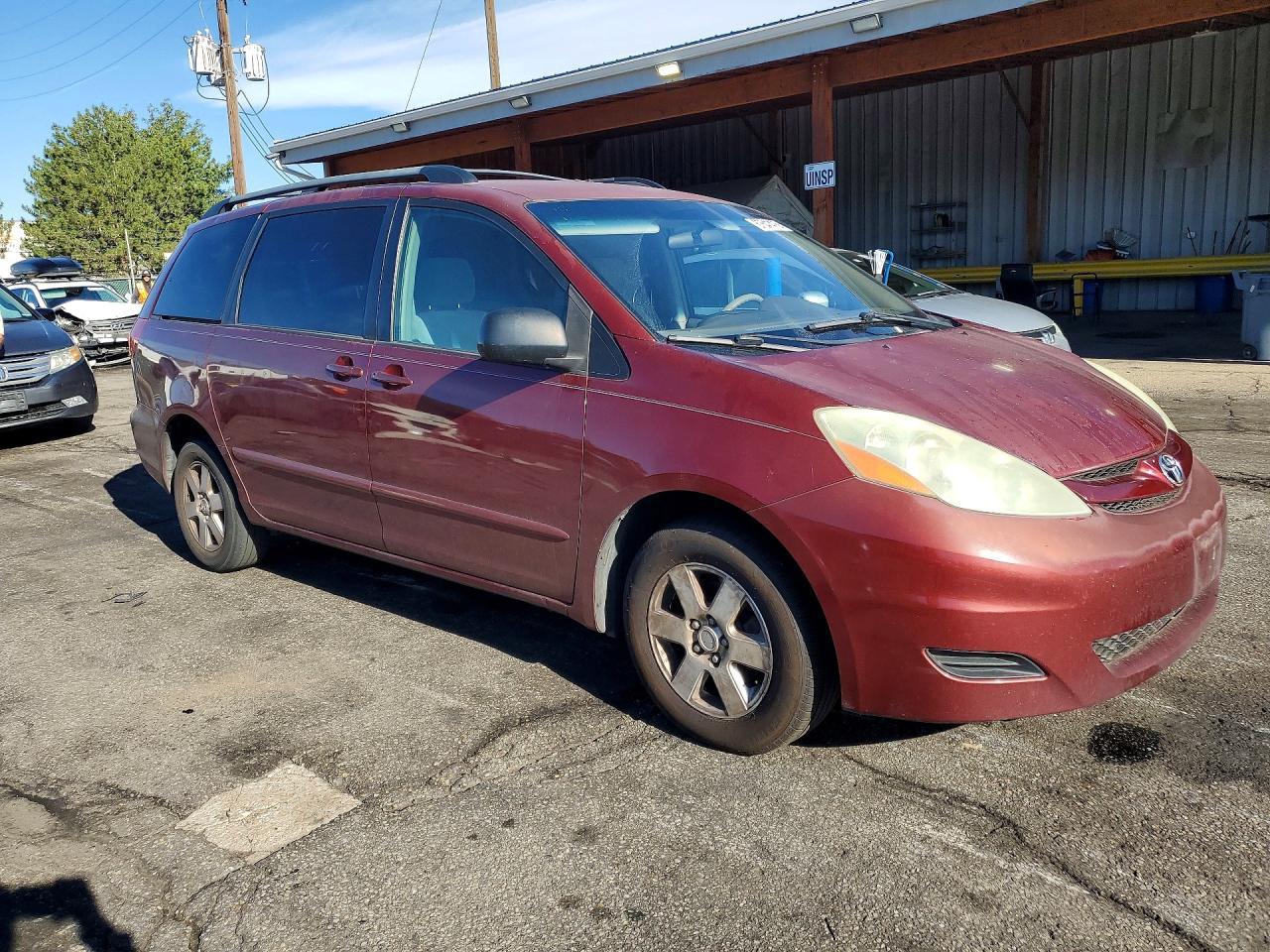 2006 Toyota Sienna Le 7 Passenger - Image 4
