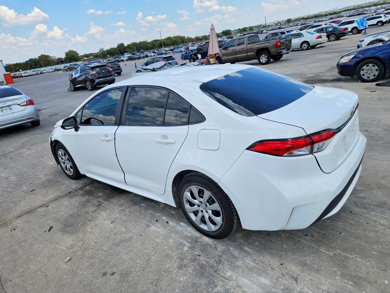 2022 Toyota Corolla Le - Image 2