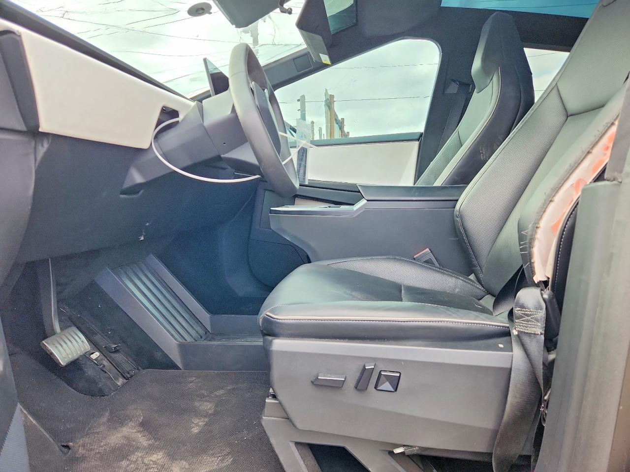 2024 Tesla Cybertruck - Image 7