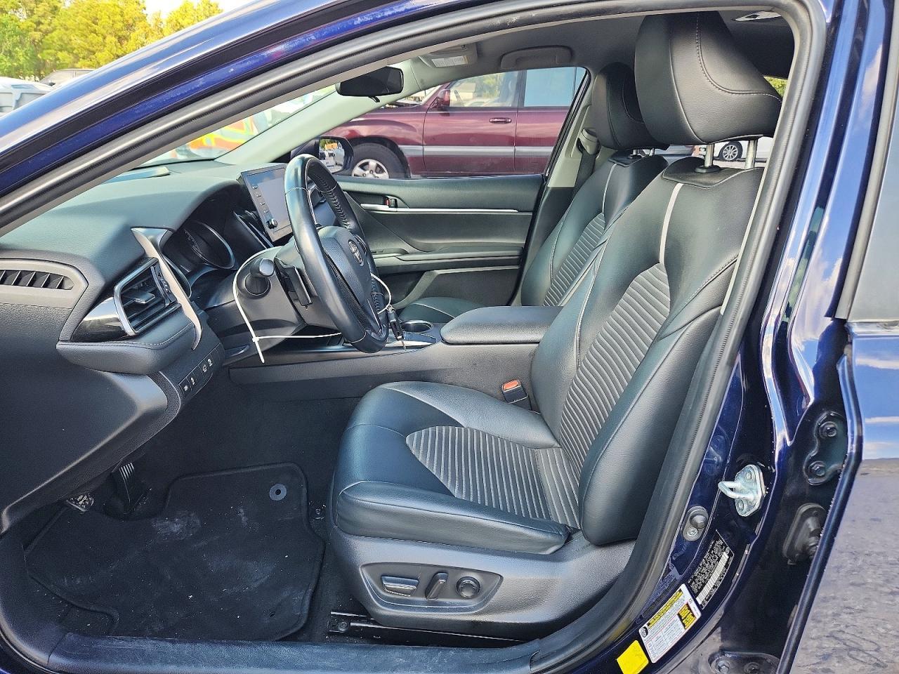 2022 Toyota Camry Se - Image 7