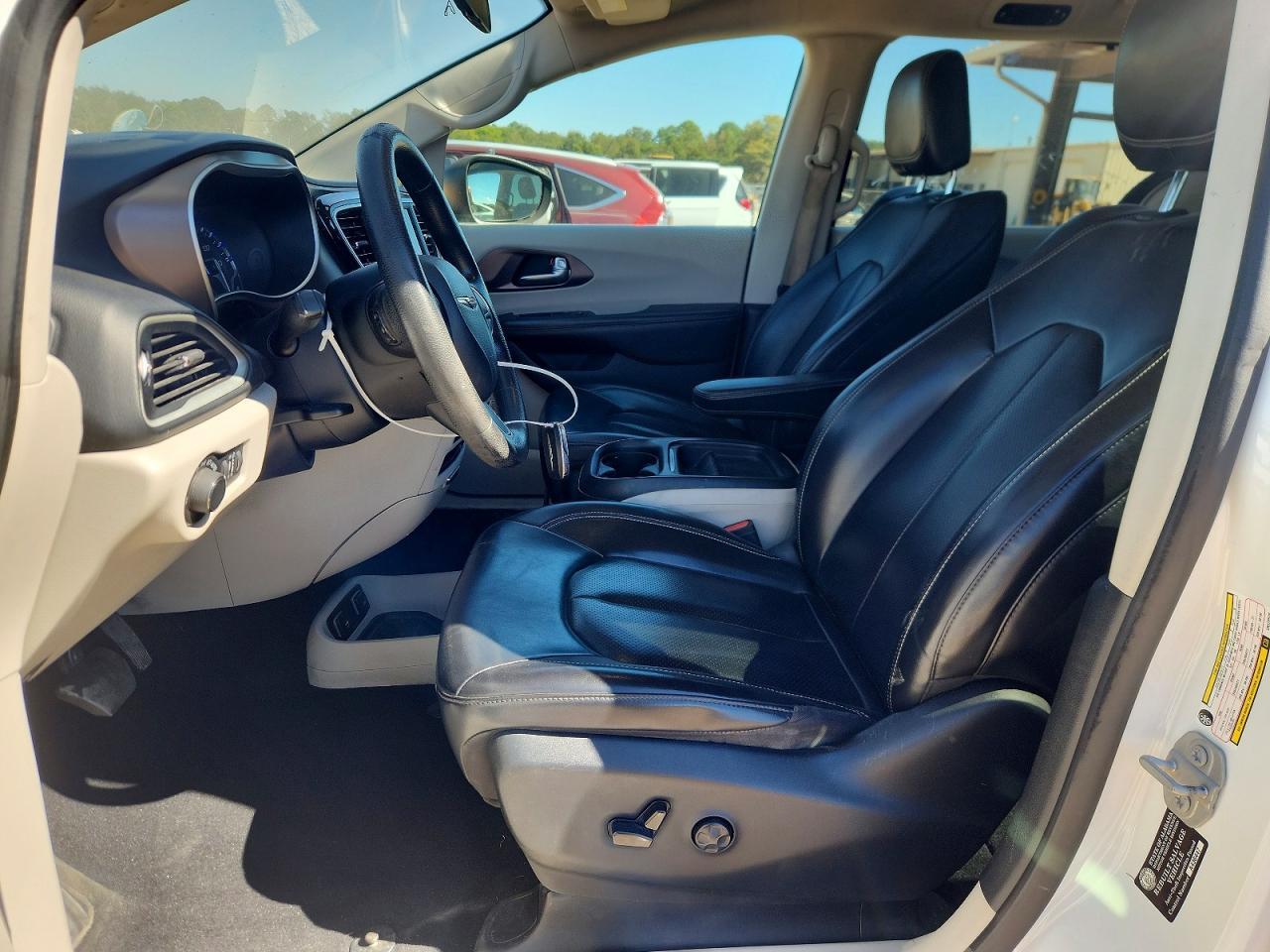 2020 Chrysler Voyager Lxi - Image 7