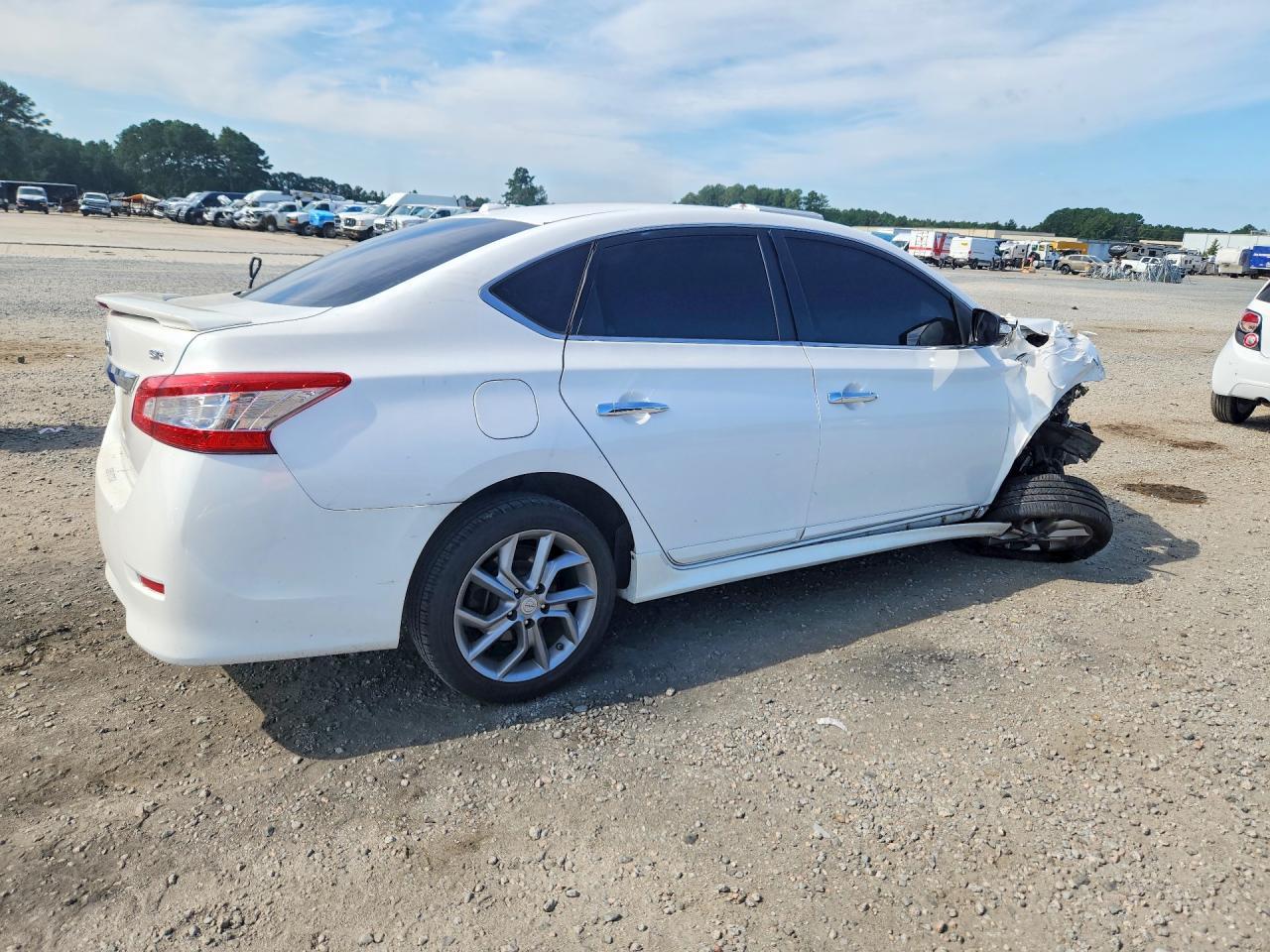 2015 Nissan Sentra Sr - Image 3