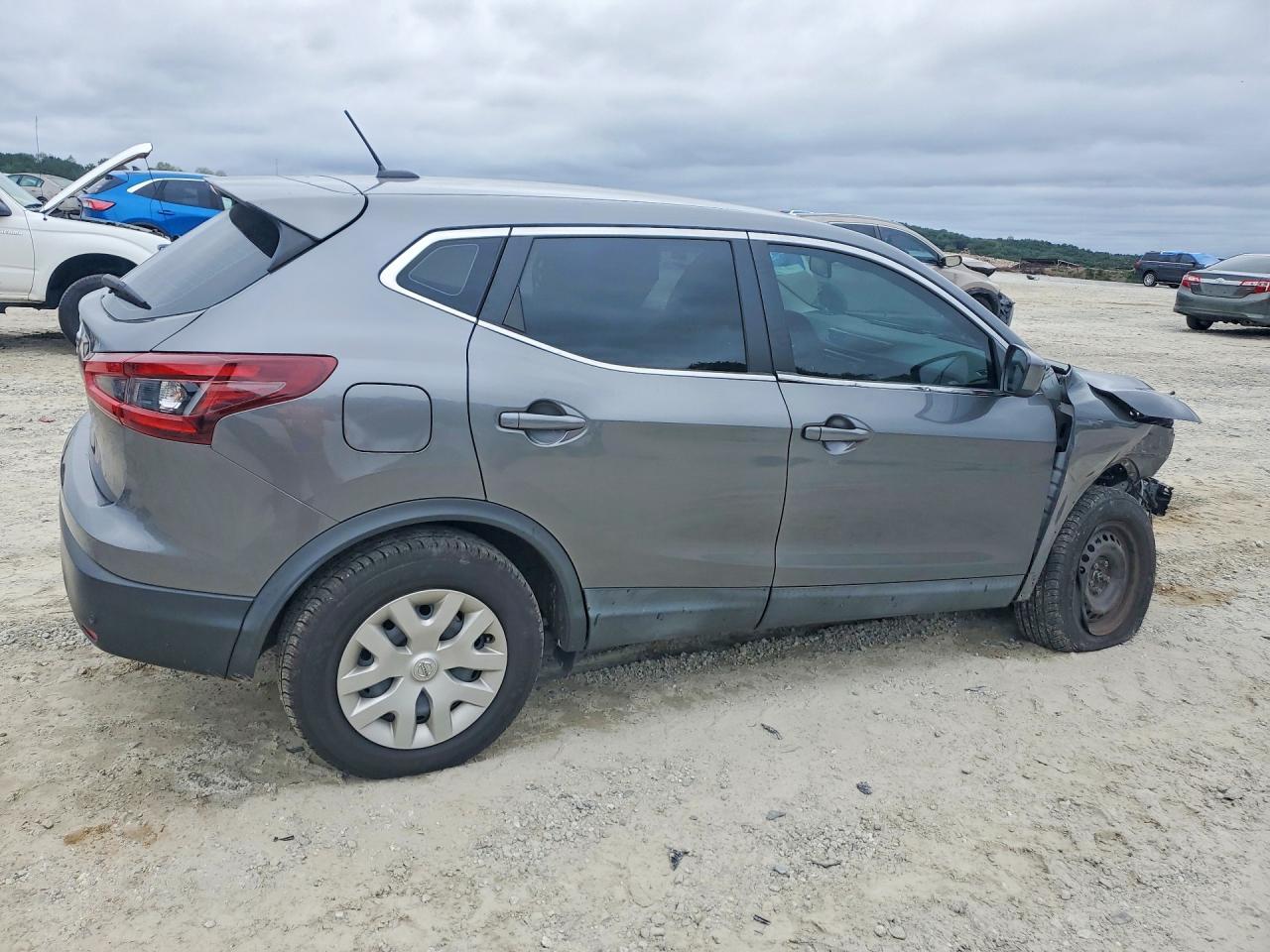 2020 Nissan Rogue Sport S - Фото 3