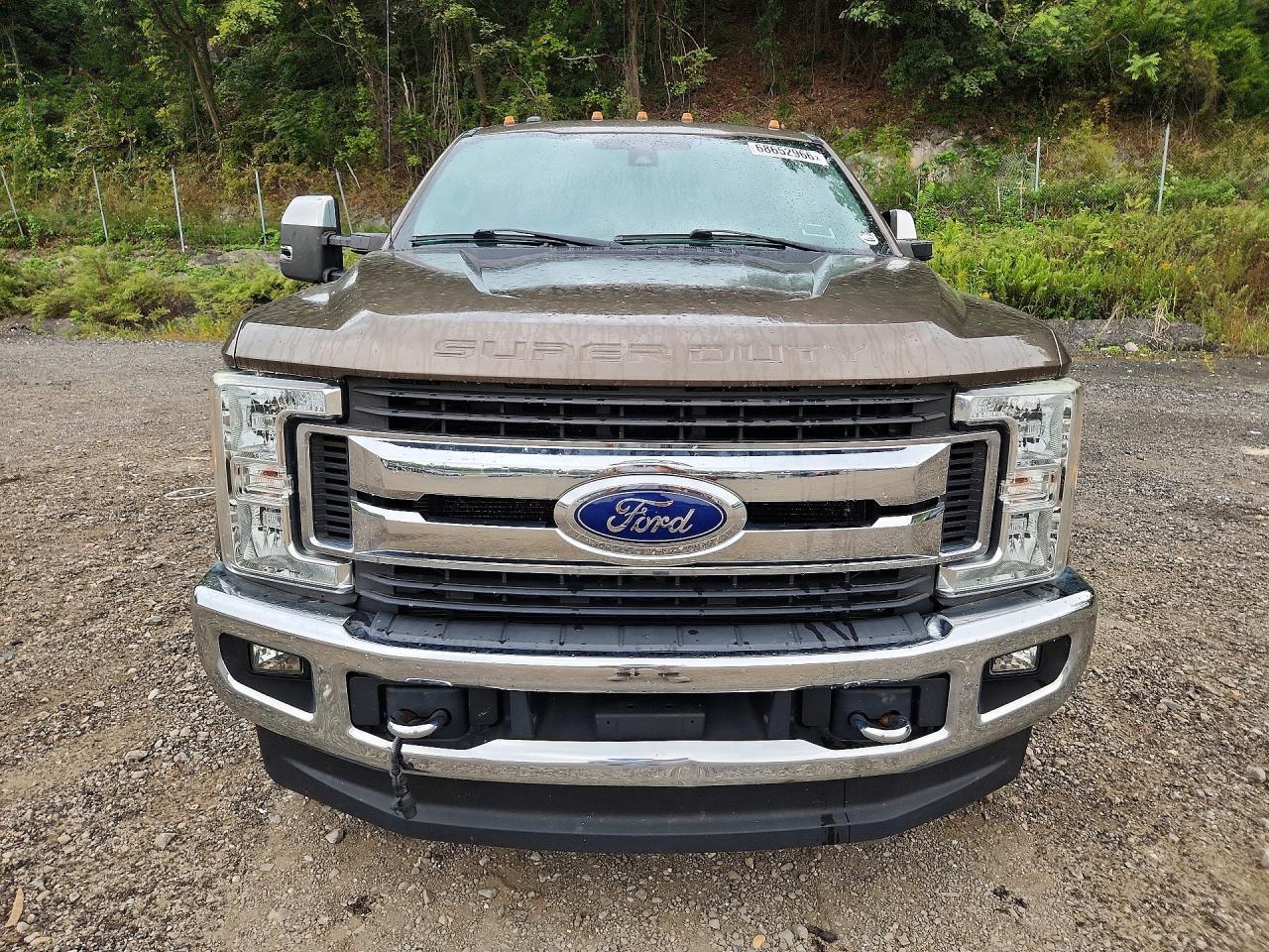 2017 Ford F350 Super Duty - Image 5