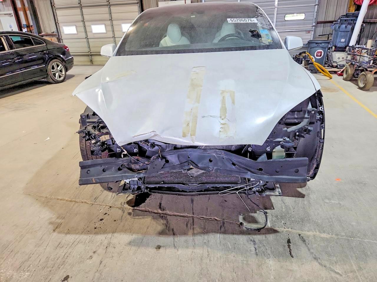 2016 Tesla Model X - Фото 5