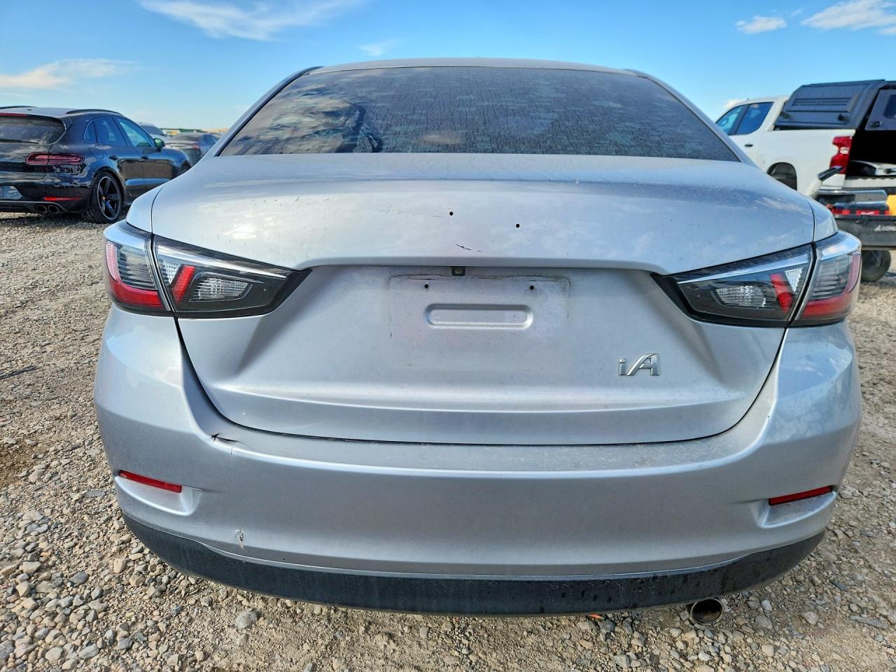2017 Toyota Yaris Ia Base - Image 6
