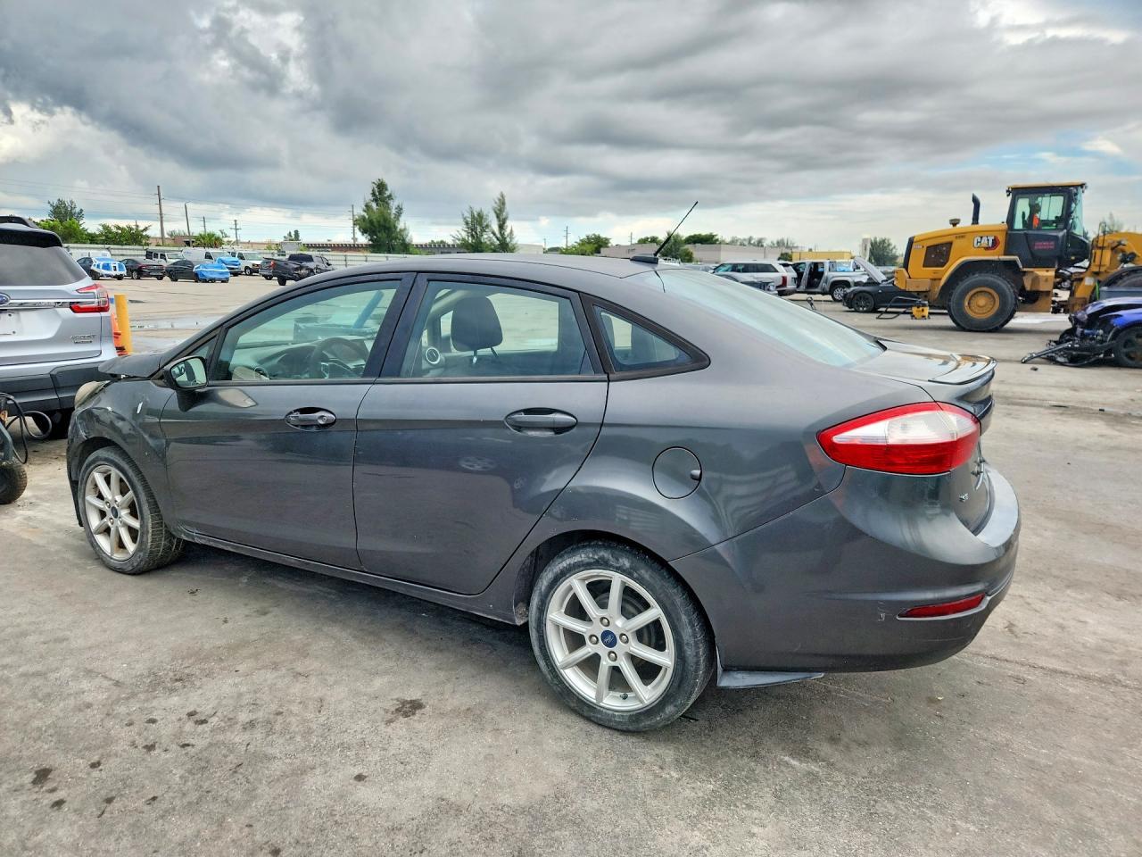 2019 Ford Fiesta Se - Image 2
