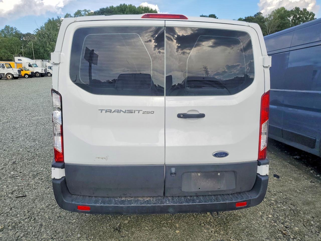 2023 Ford Transit T-250 - Фото 6