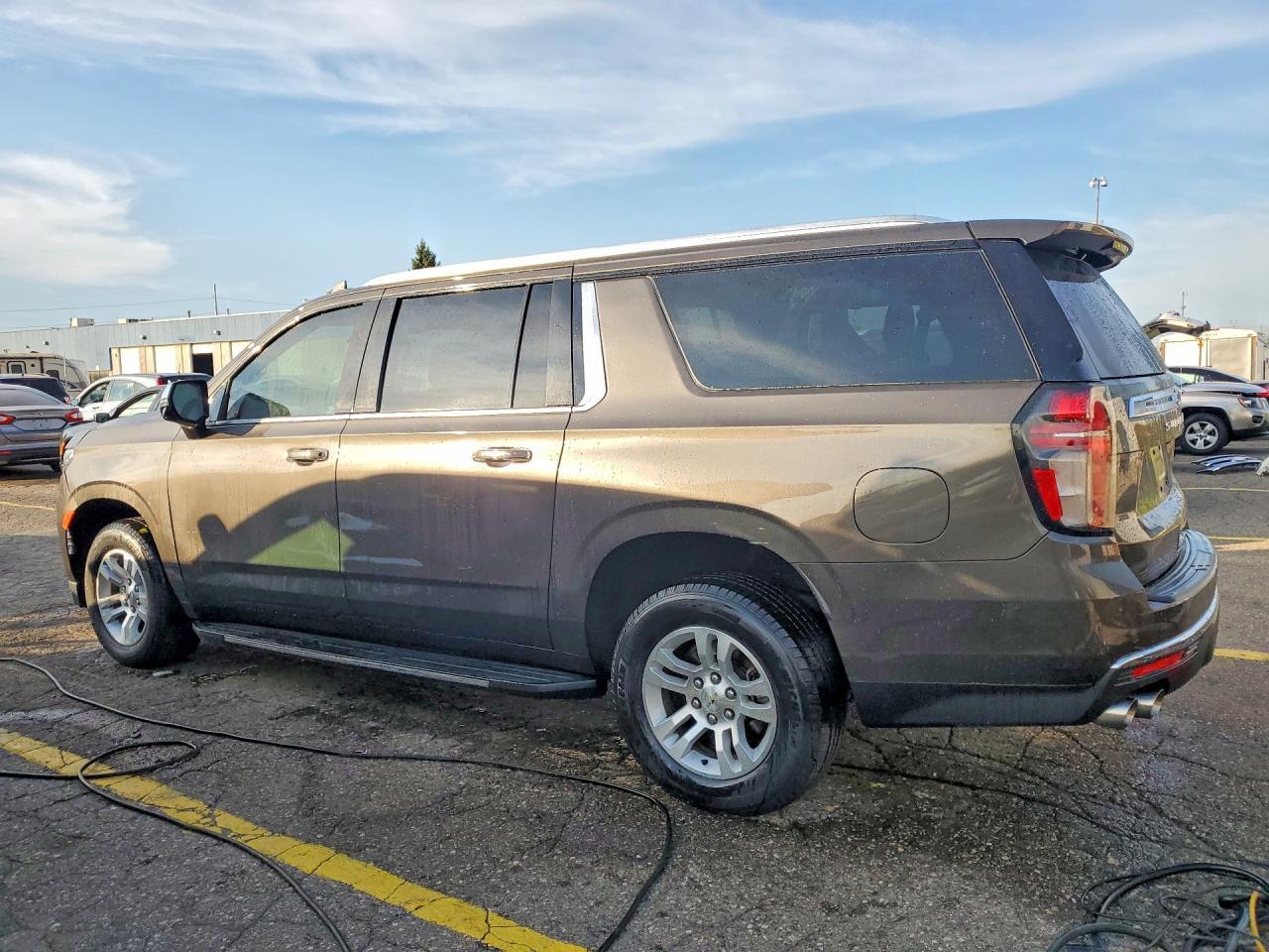 2021 Chevrolet Suburban K1500 Premier - Фото 2