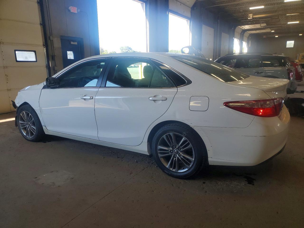 2017 Toyota Camry Se - Image 2