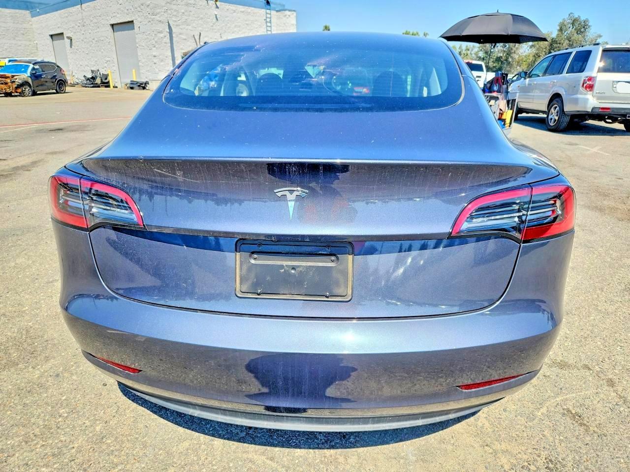 2023 Tesla Model 3 - Фото 6