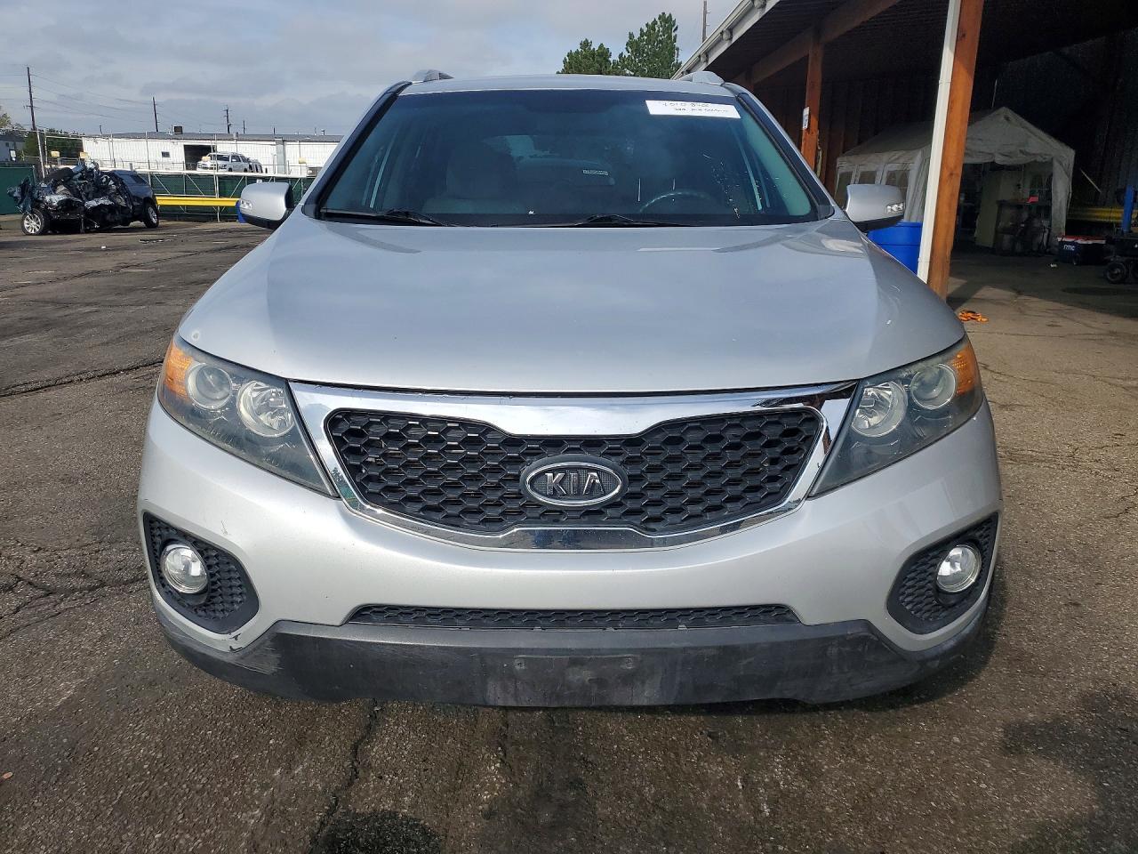 2012 Kia Sorento Lx - Image 5