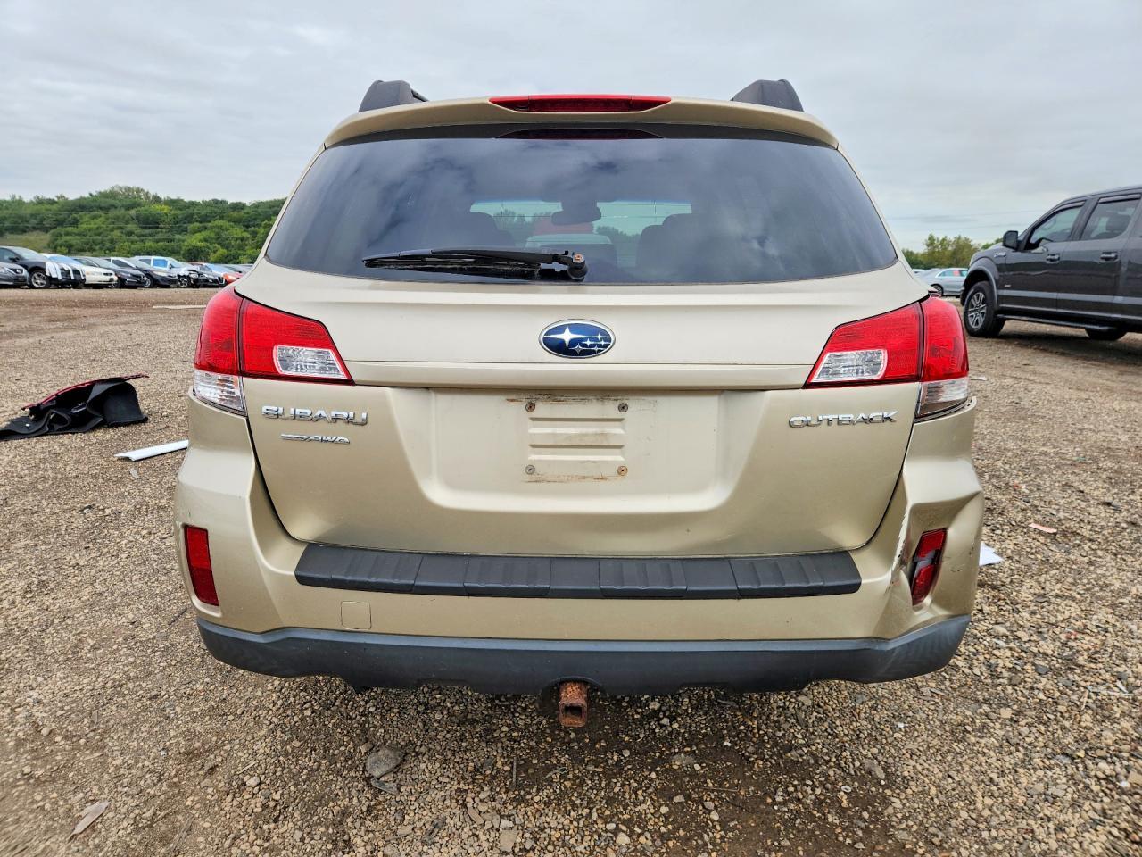 2010 Subaru Outback 2.5I Premium - Image 6