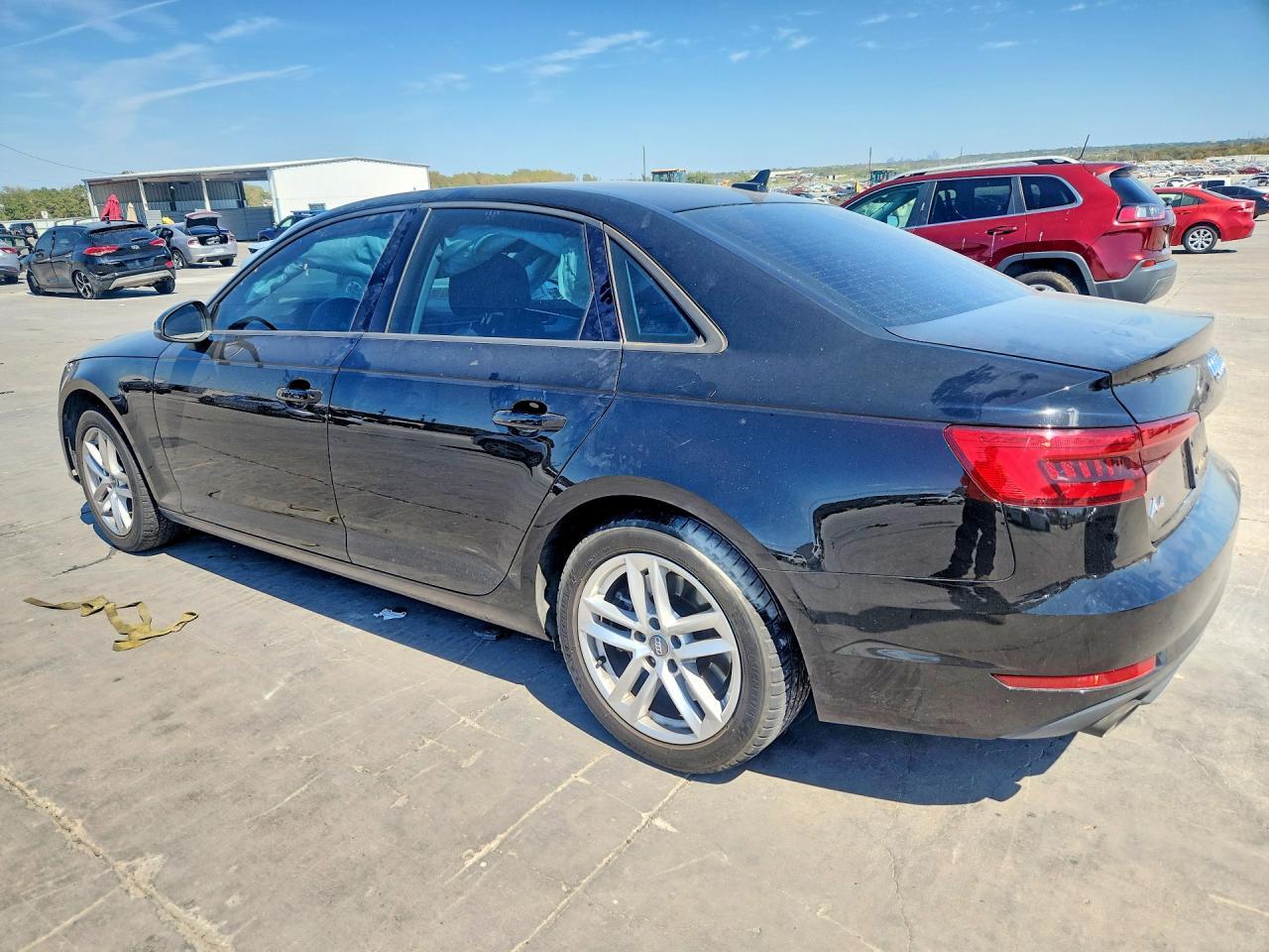 2017 Audi A4 Premium - Фото 2