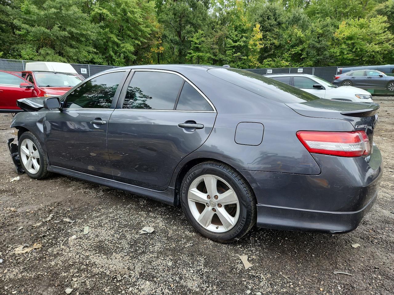 2011 Toyota Camry Se - Фото 2