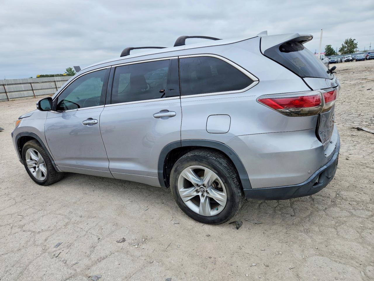 2016 Toyota Highlander Limited - Фото 2