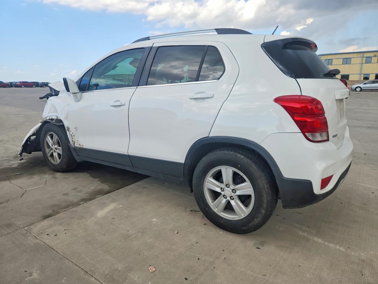 2019 Chevrolet Trax 1Lt - Image 2