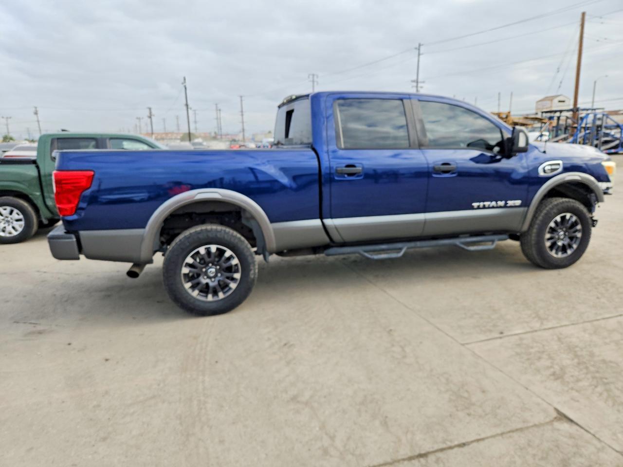 2016 Nissan Titan Xd Pro-4X - Фото 3