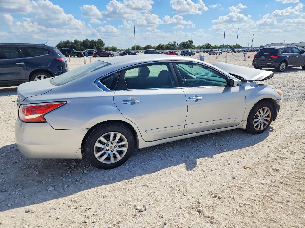 2015 Nissan Altima 2.5 S - Фото 3