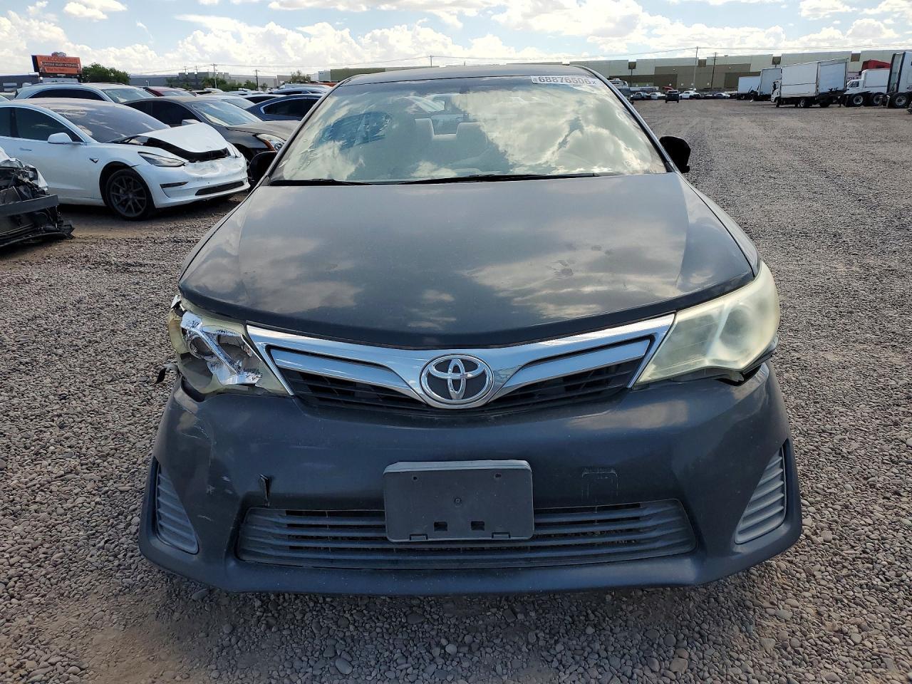 2014 Toyota Camry Le - Фото 5