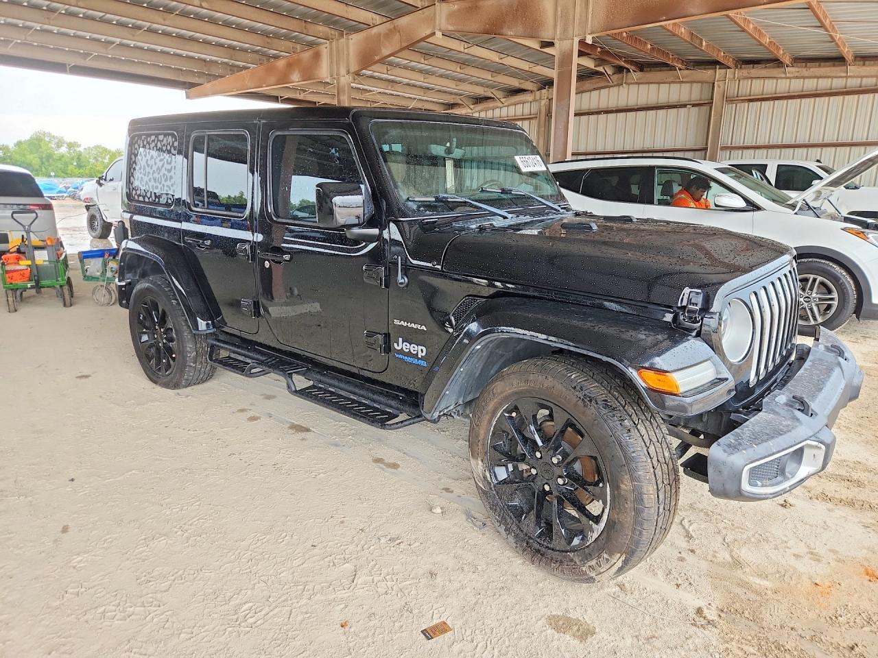2021 Jeep Wrangler Unlimited Sahara 4Xe - Image 4