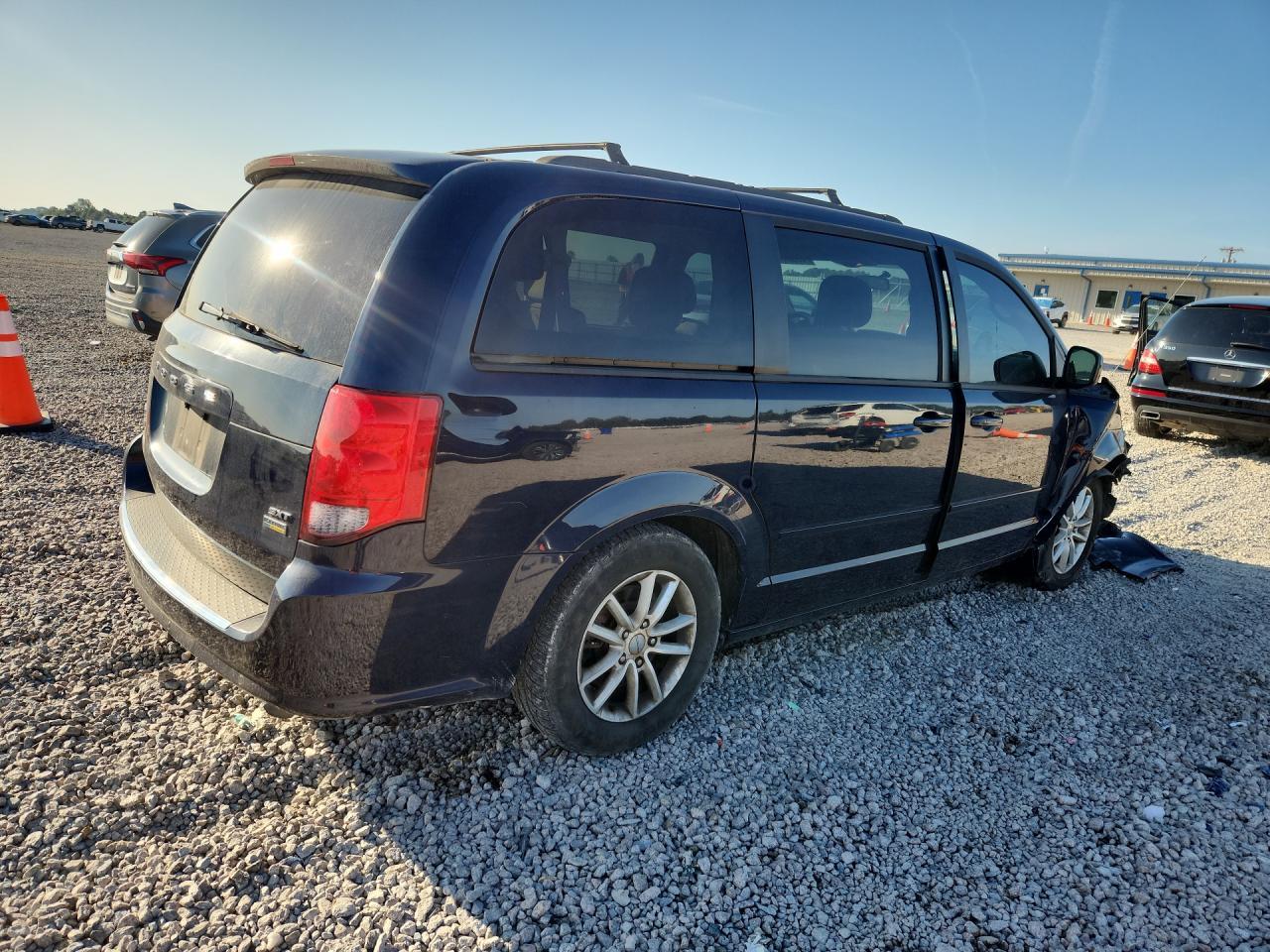 2016 Dodge Grand Caravan Sxt - Image 3