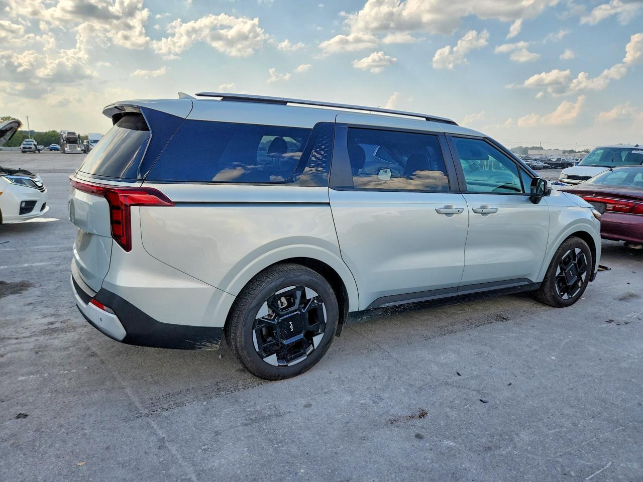 2025 Kia Carnival Ex - Image 3