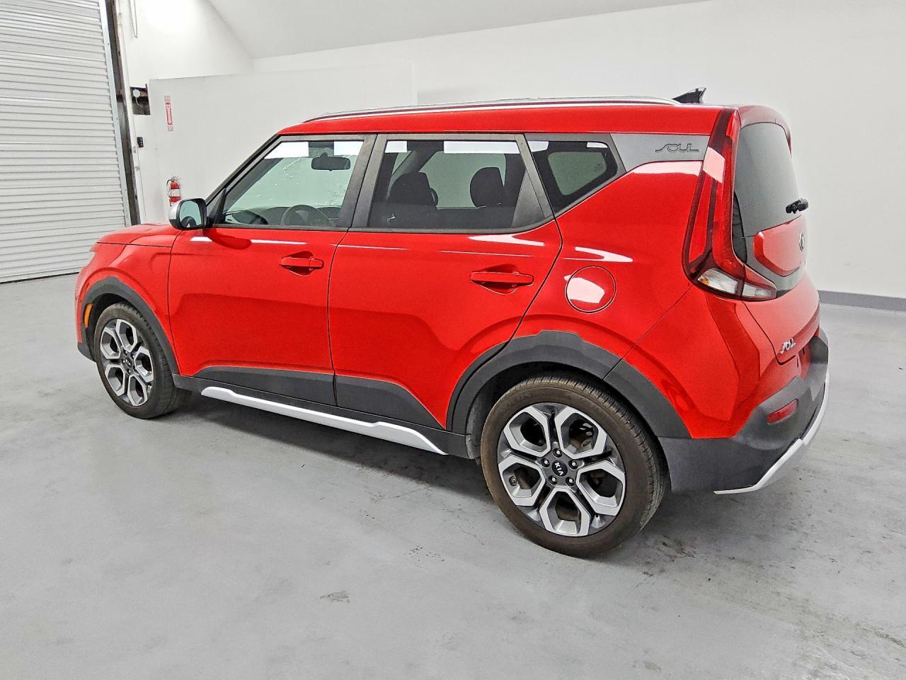 2020 Kia Soul X-Line - Image 2