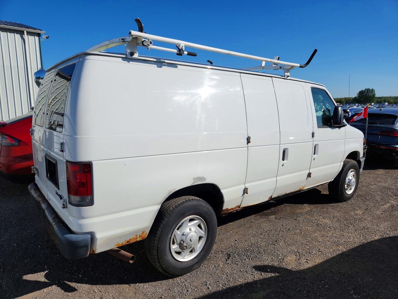 2012 Ford Econoline E250 Van - Фото 3