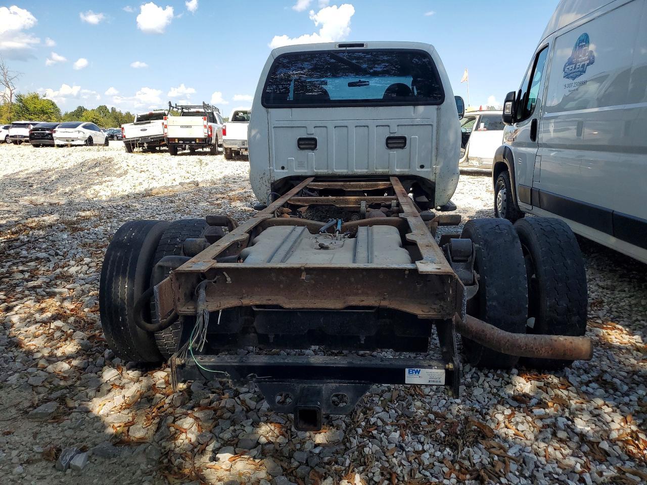 2007 Ford F550 Super Duty - Image 6