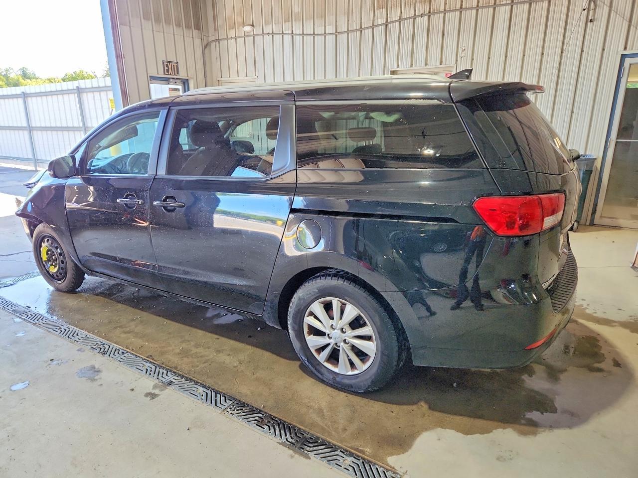 2015 Kia Sedona Lx - Фото 2
