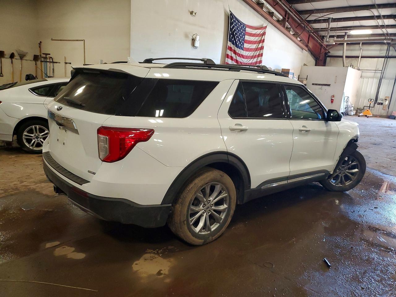 2020 Ford Explorer Xlt - Фото 3